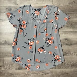 Torrid 1X Short Sleeve V-Neck Blousse